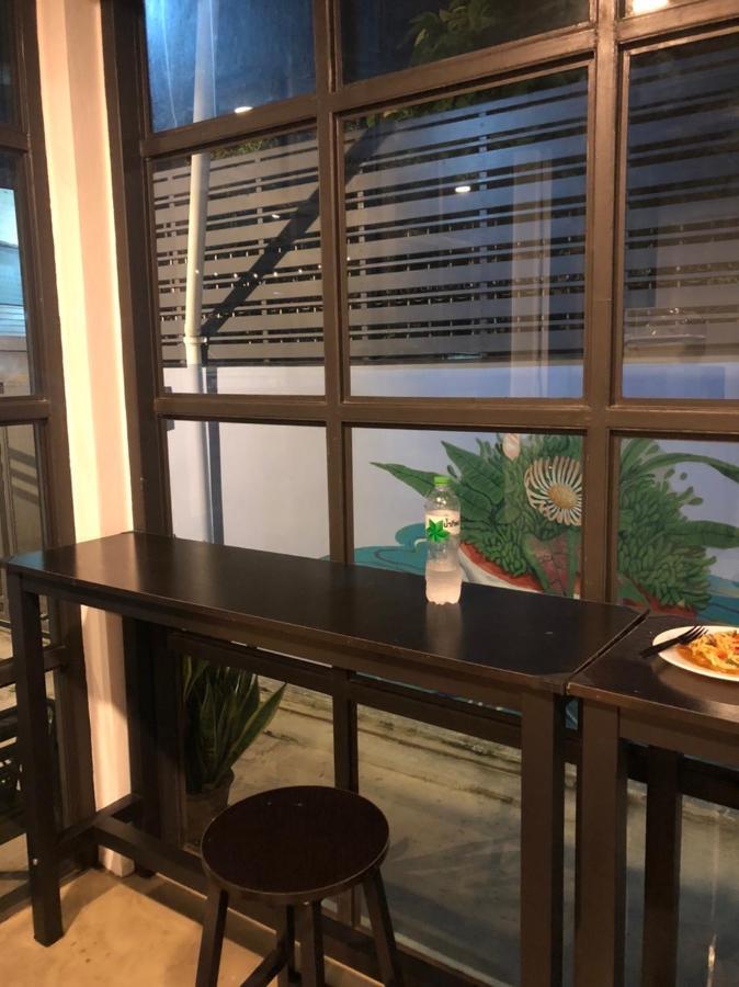 Bluefin Guesthouse Банкок Екстериор снимка