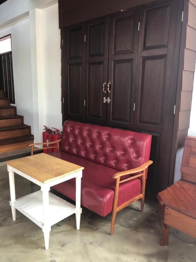 Bluefin Guesthouse Банкок Екстериор снимка