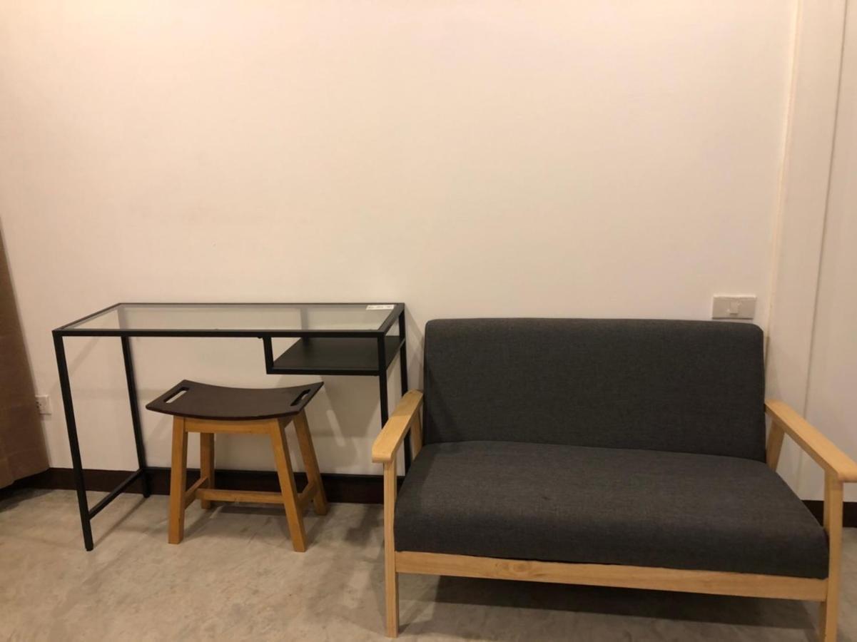 Bluefin Guesthouse Банкок Екстериор снимка