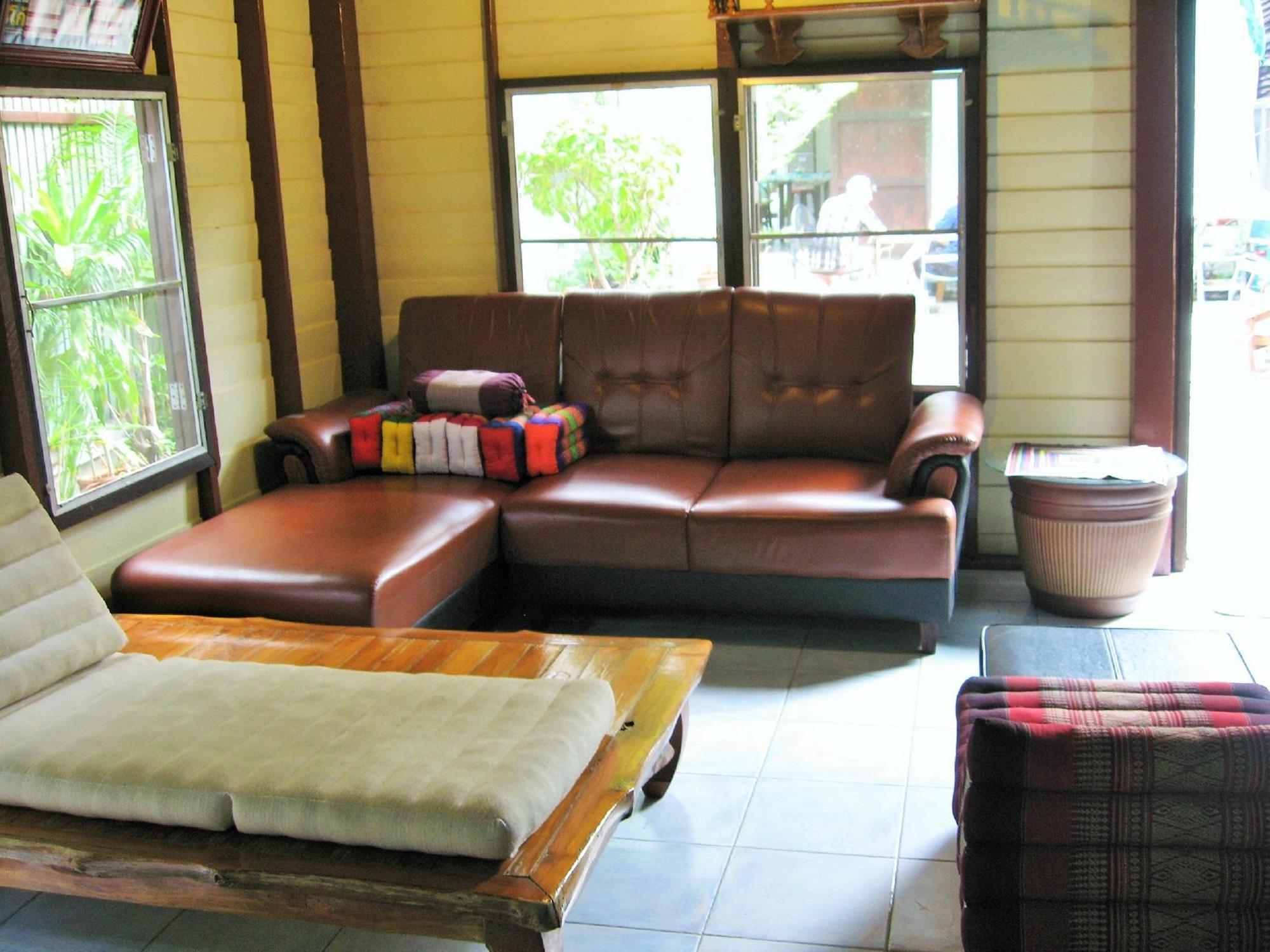 Bluefin Guesthouse Банкок Екстериор снимка