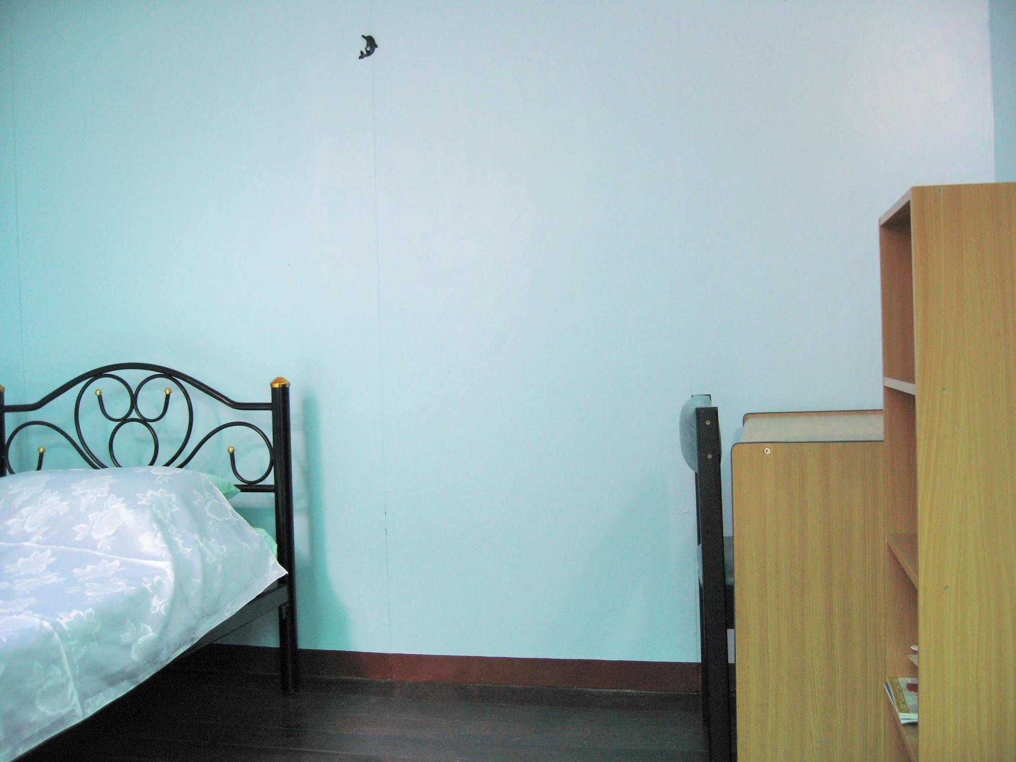 Bluefin Guesthouse Банкок Екстериор снимка